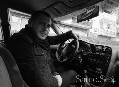 Само за смелите: Дискретно притежание в зимната нощ 🌑❄️ -  снимка 2