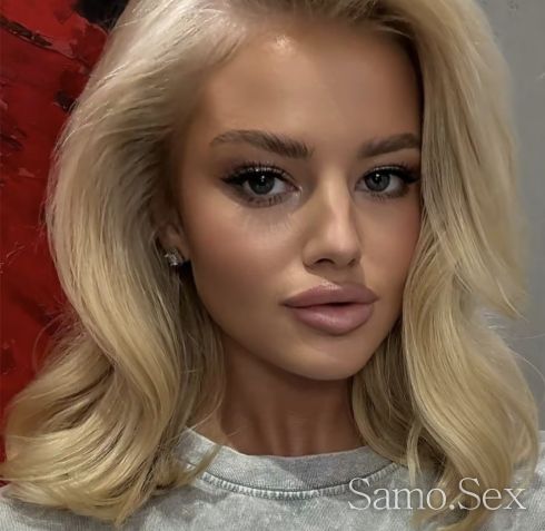 Вино и устни! 🍷💋 -  снимка 1