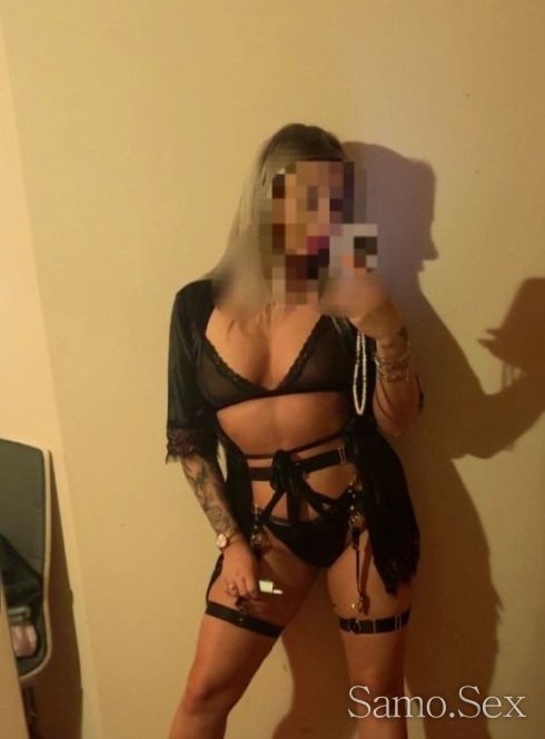 Секси блондинка -  снимка 1