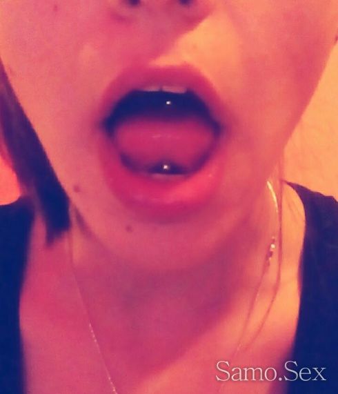 Мръсница с обица на езика -  снимка 5