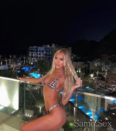 Русская модель снова - What's App - -  снимка 3