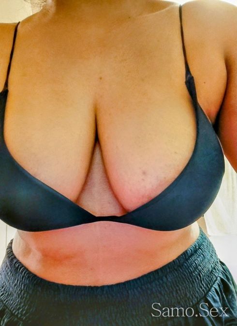 Обичам да ми се празнят на циците -  снимка 5