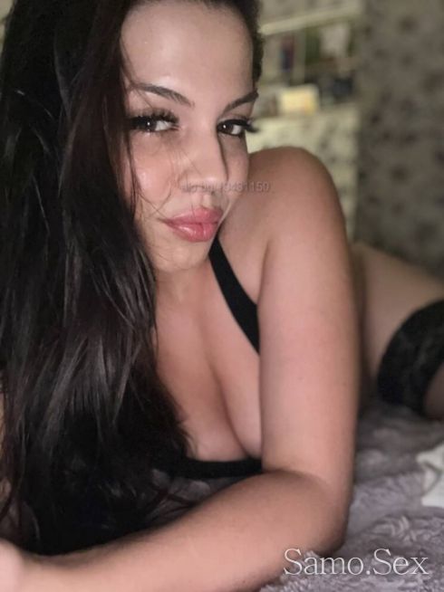 Emma Hot Girl -  снимка 1