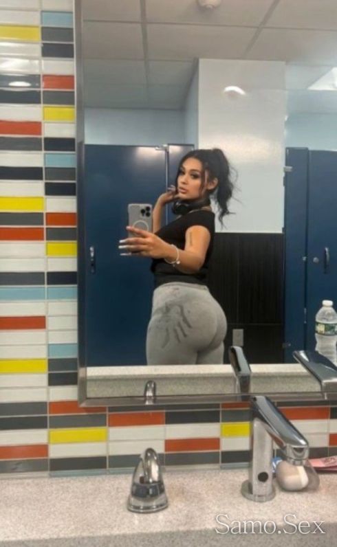 Царицата на френската 😈 -  снимка 1