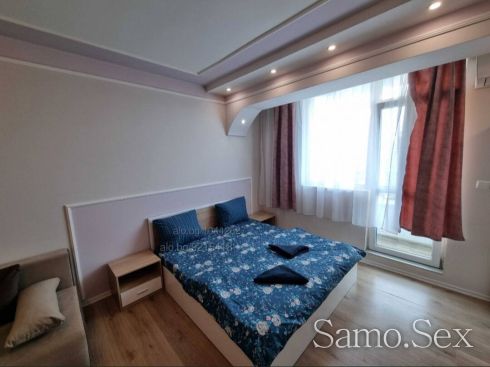 АПАРТАМЕНТ ЗА ПОЧАСОВО И НОЩУВКИ -  снимка 1