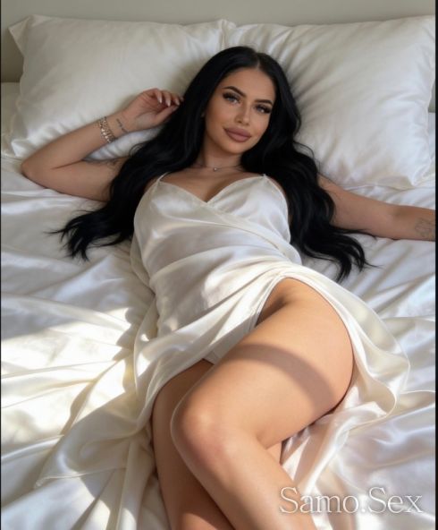 NEW BRUNETTE BITCH 🖤⚜️ -  снимка 2