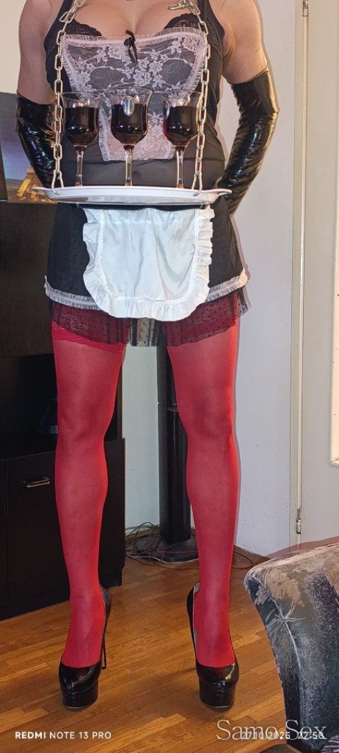 Пасивна SISSY робиня спешно  търси дама или момиче за господарк -  снимка 1