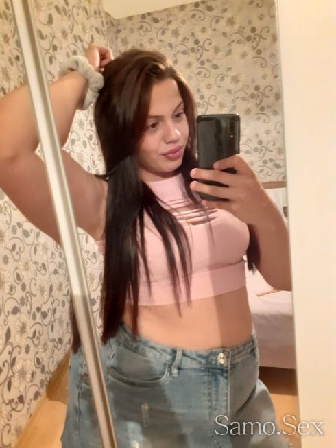 Anna New in Town -  снимка 2