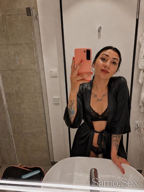 Тук съм за вас и съм за малко 🫦 -  снимка 3