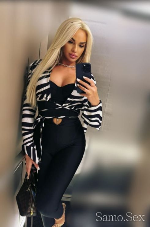 Blonde girl -  снимка 3
