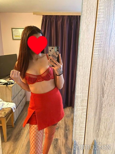 Строга господарка🤤🍆 -  снимка 3