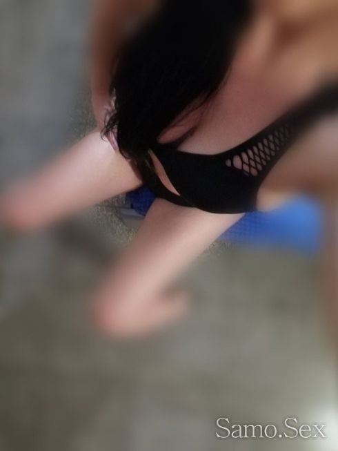 Sexy brunette 🙈👋🏼 -  снимка 2