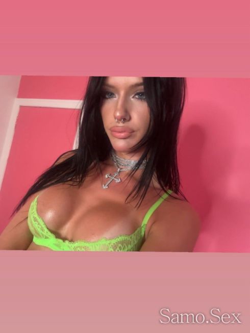 Annie Hoang🏳️‍⚧️💋 -  снимка 1