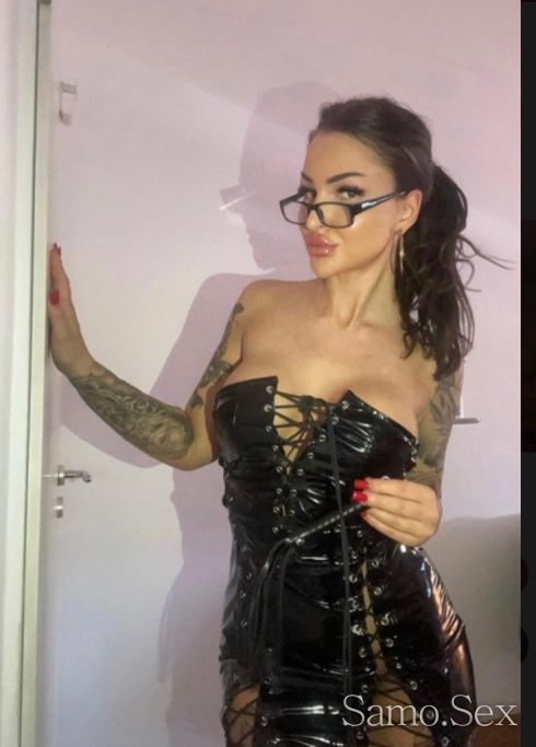 DANIELA -  снимка 2