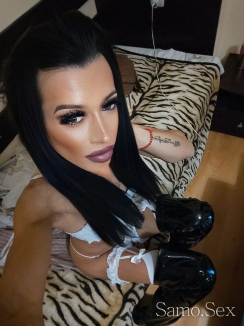 Кралицата на френската -  снимка 3