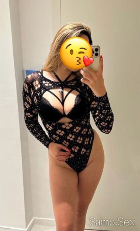 Sexy Women in The Sity -  снимка 4