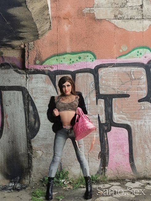 Курвичка 🫦 -  снимка 15