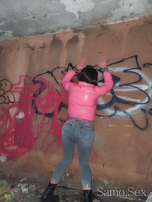 Курвичка 🫦 -  снимка 2