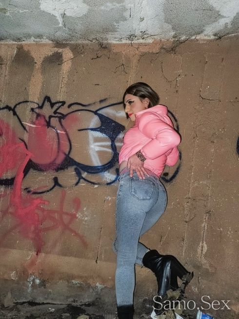 Курвичка 🫦 -  снимка 3