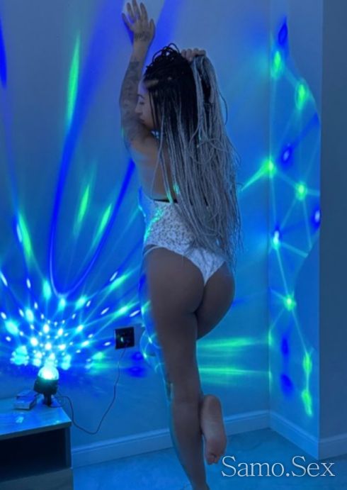 Половин час 30 € един час  60€   свирката е без презерватив -  снимка 4