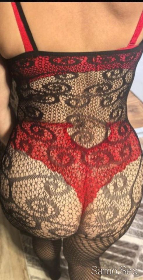 Възбудена и мокра опитай ме😋 богиня на свирките🍌🍌🍌 -  снимка 5