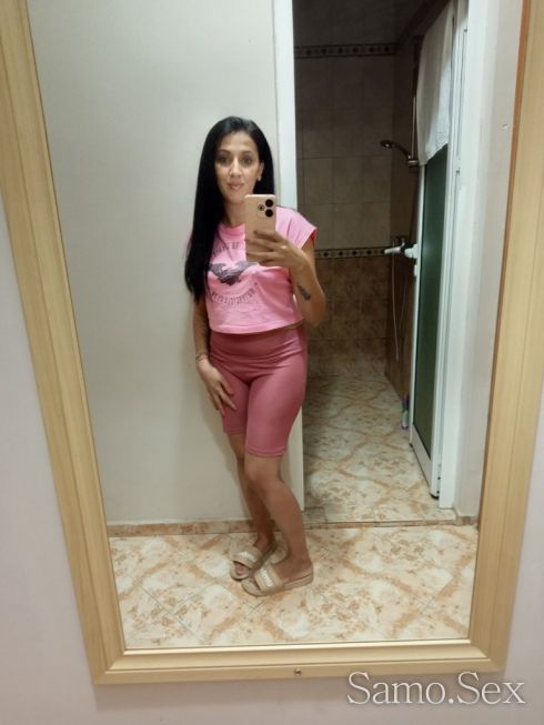 Тук съм само на адрес работя в хотел -  снимка 3