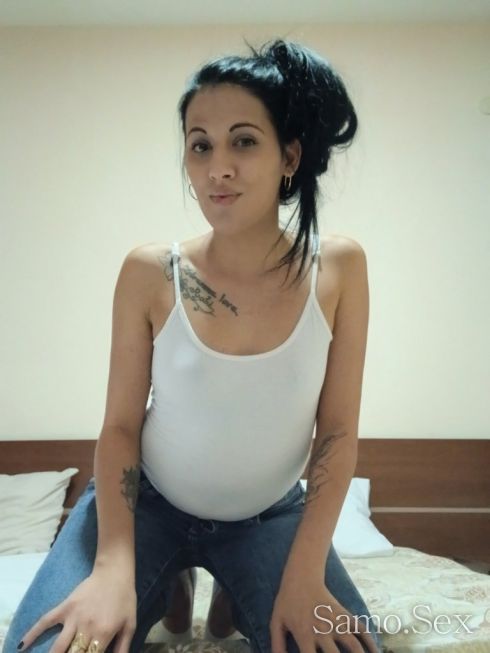 Тук съм отново сам в хотел работя -  снимка 9