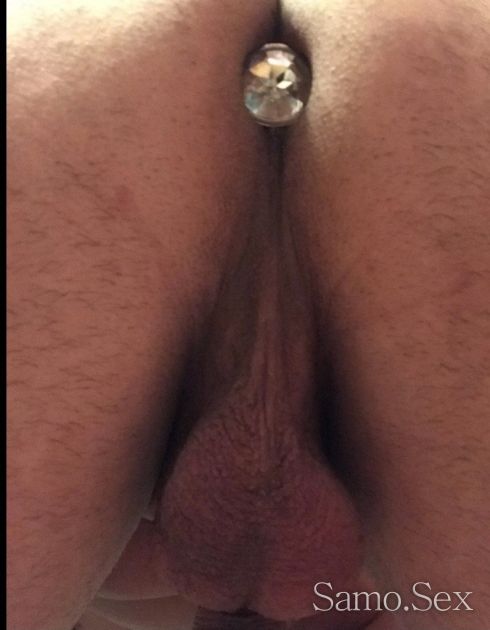 Търся дискретен и активен мъж -  снимка 1