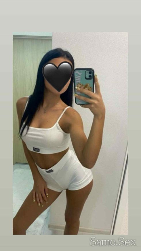 Само при мен може да изпиташ чувството да ти треперят краката🤭 -  снимка 1