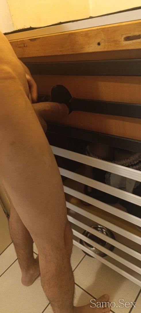 Пасивен SISSY робиня и много еблива курва търси господари -  снимка 8