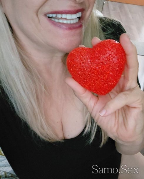 Чаровна Блондинка -  снимка 10