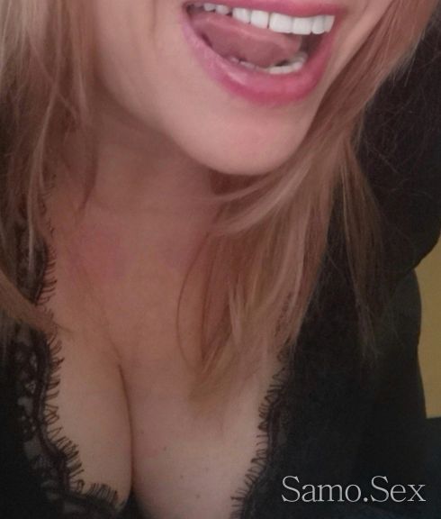 Чаровна Блондинка -  снимка 16