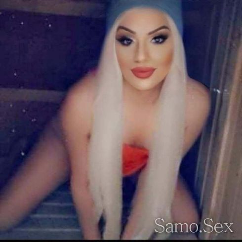 Blonde tall transsexual lady  visits hotels and addres -  снимка 11