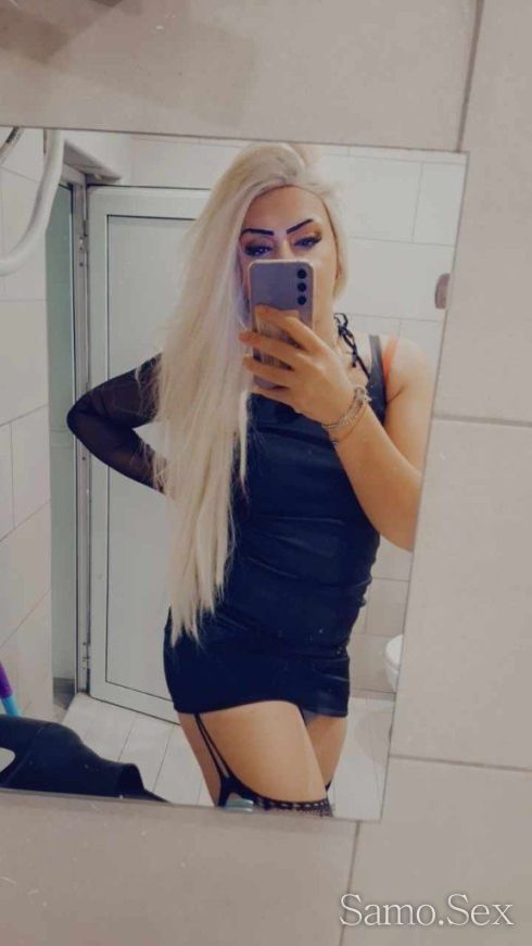 Blonde tall transsexual lady  visits hotels and addres -  снимка 2