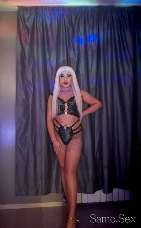 Blonde tall transsexual lady  visits hotels and addres -  снимка 9
