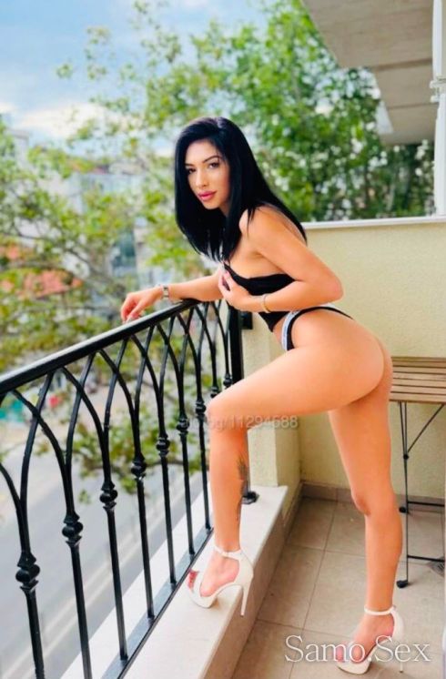 Ходя само по адресриозни господа😍😍💋 -  снимка 2
