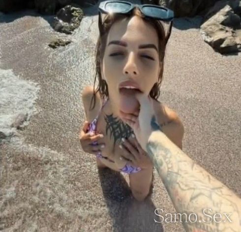 Hit Brunette girl 😍 -  снимка 1