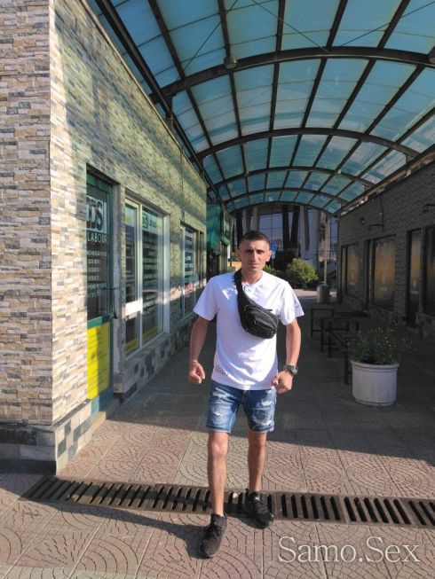 Обичам да чукам до полуда. Кура ми е 22 сант -  снимка 1