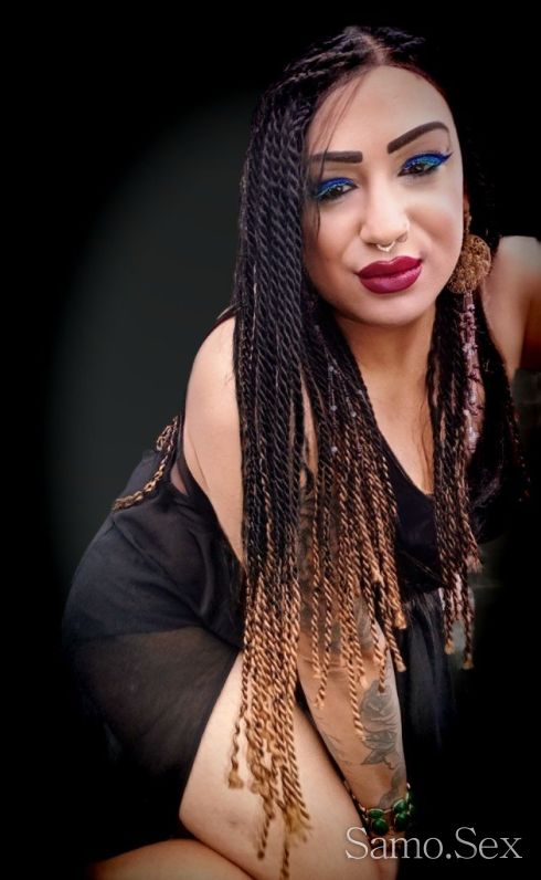 Vanesа Ts Monika Queen Group Girl and Trans Hot Treesome -  снимка 5