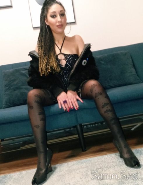 Vanesа Ts Monika Queen Group Girl and Trans Hot Treesome -  снимка 6