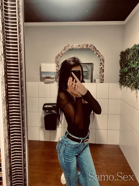 Топ мацка😁 -  снимка 3