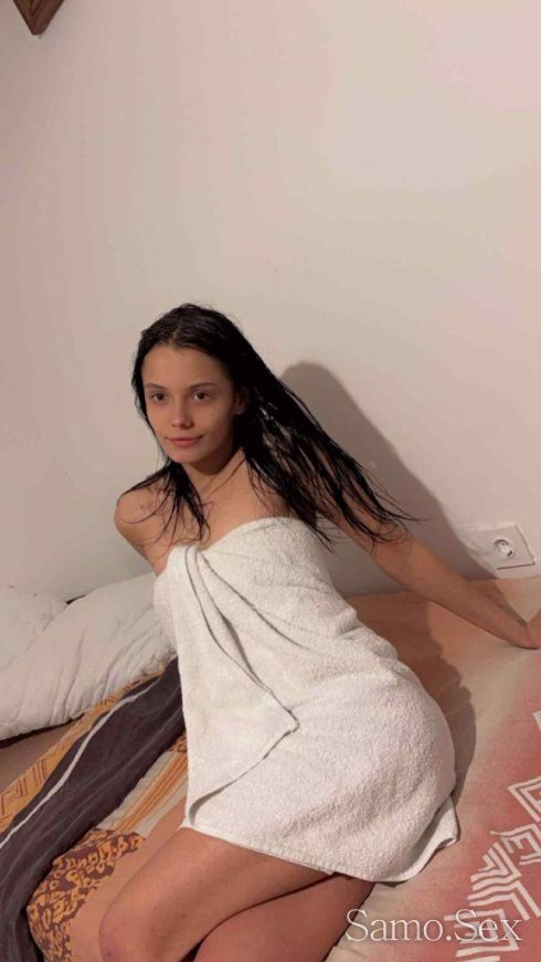 Стандартен секс един час 50 евро свирка и секс със кондом -  снимка 2