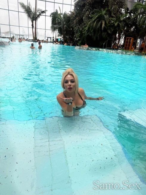 Студенски Град Порно звезда Андреа кавали -  снимка 2